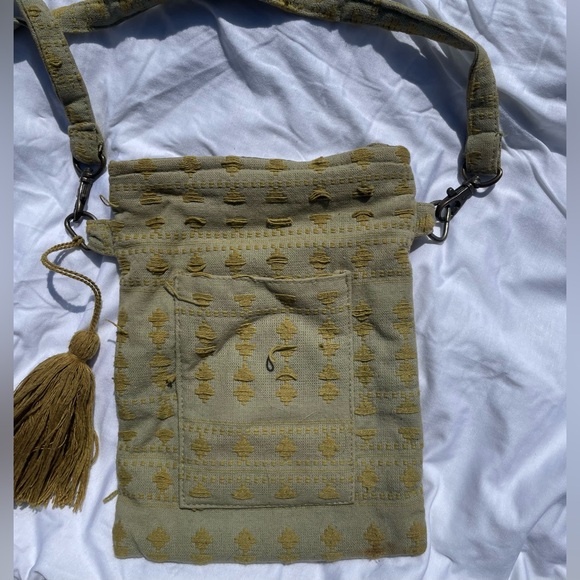 Earthbound Green Shoulder Bag - Picture 4 of 13